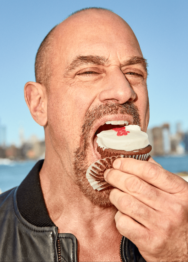 Chris Meloni is a real 'Zaddy' in the September 2021 Men's Health Mag