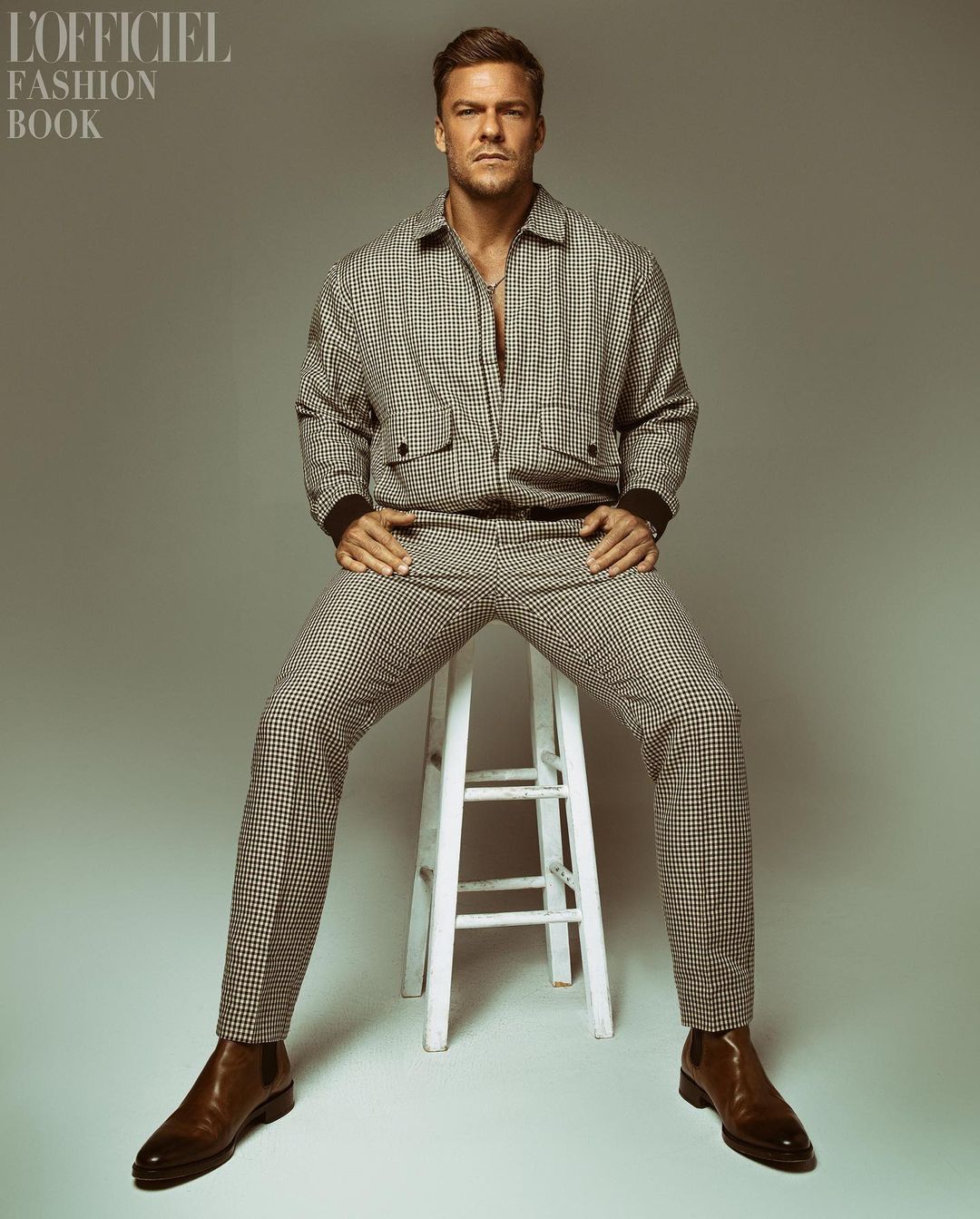 Some of Alan’s many upcoming projects include ORDINARY ANGELS alongside HILARY SWANK, THE MINISTRY OF UNGENTLEMENLY WARFARE by director GUY RITCHIE co-starring HENRY CAVILL and of course season 2 of the wildly popular Amazon hit, REACHER