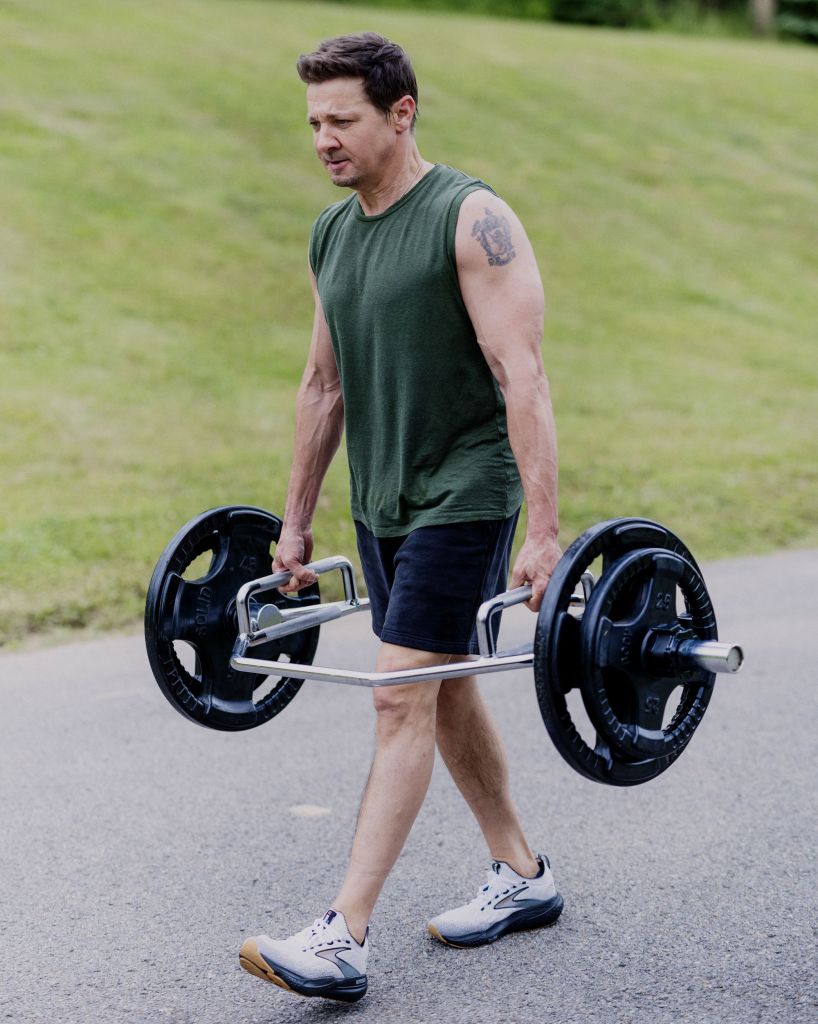 Men’s Health Issue Cover: Jeremy Renner – HUNKS OVER 40