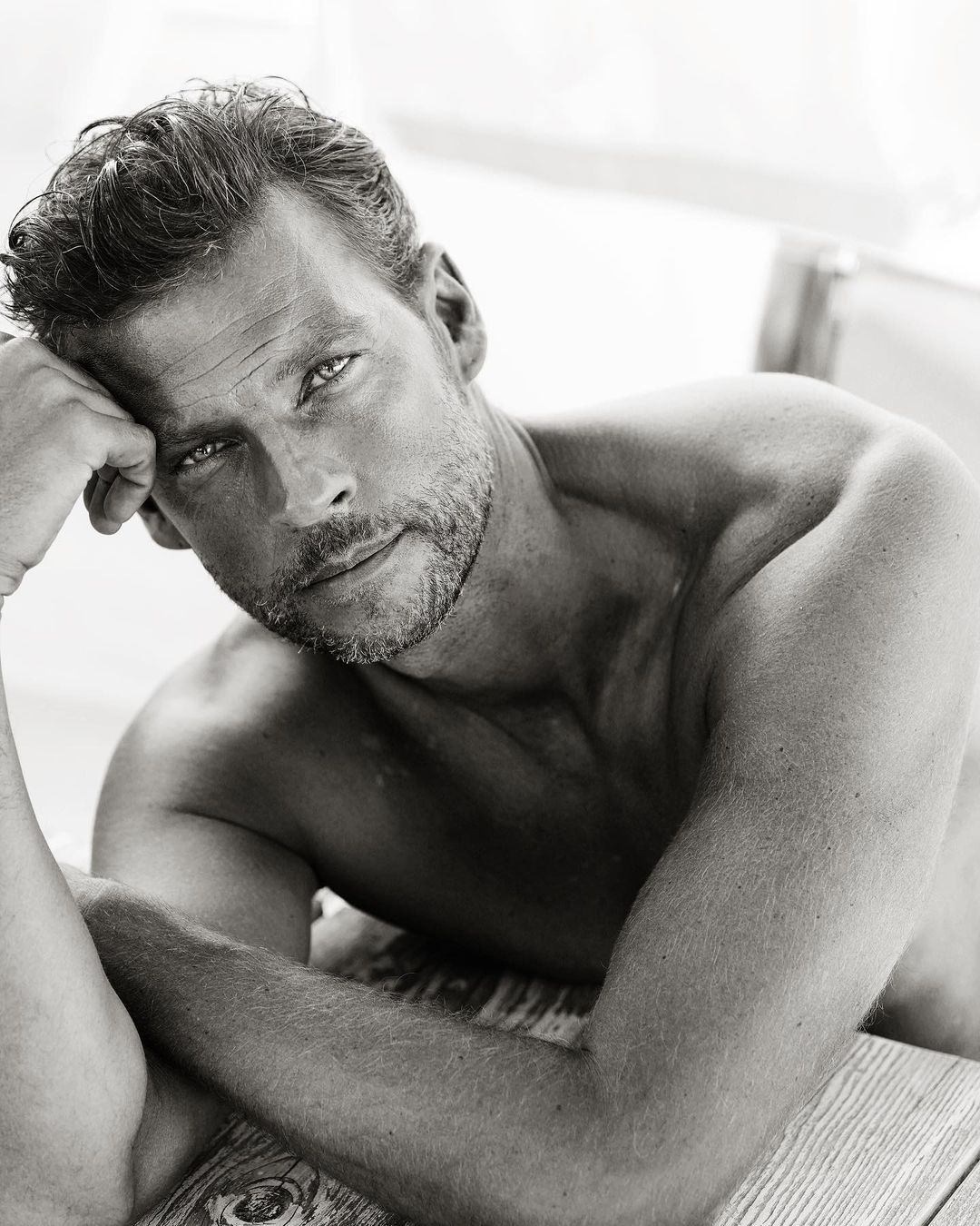 Timeless Elegance: Wesley Thevissen and Maurizio Montani’s Striking Visual Collaboration