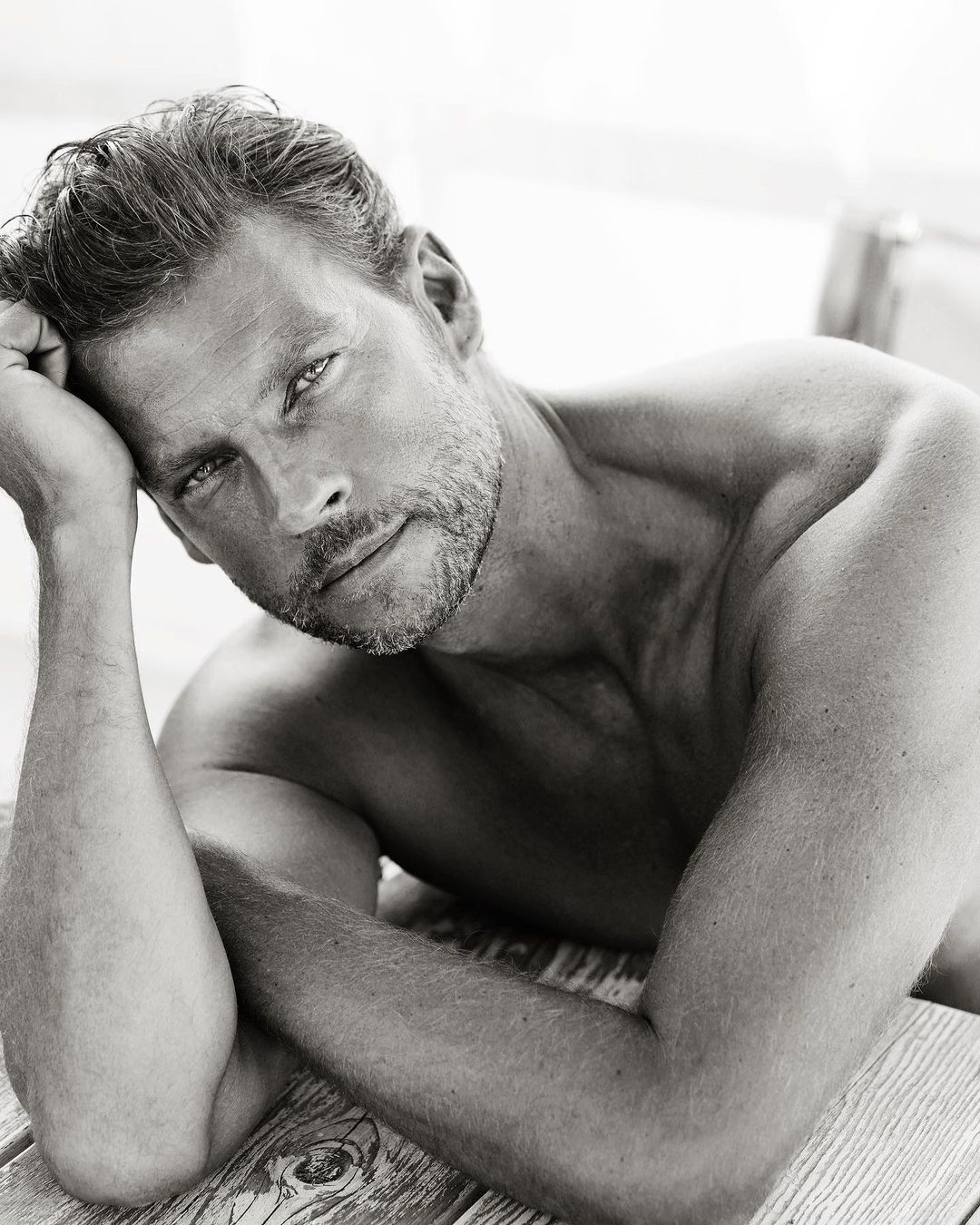 Timeless Elegance: Wesley Thevissen and Maurizio Montani’s Striking Visual Collaboration