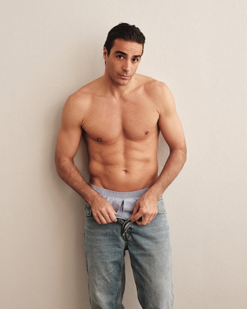 Alessandro Matri fronts Intimissimi’s IUMAN campaign in a refined take on classic boxer briefs—where technical precision, comfort, and understated masculinity come together. 